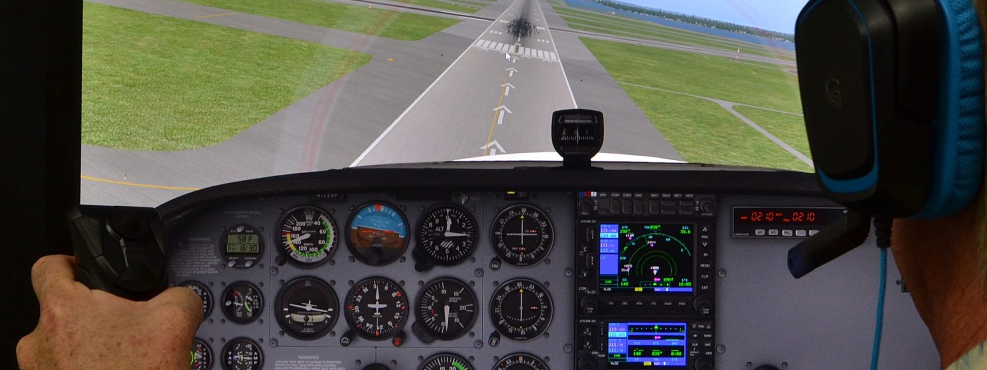 Best Flight Simulators & Equipment Setup Money Can Buy (Training) 